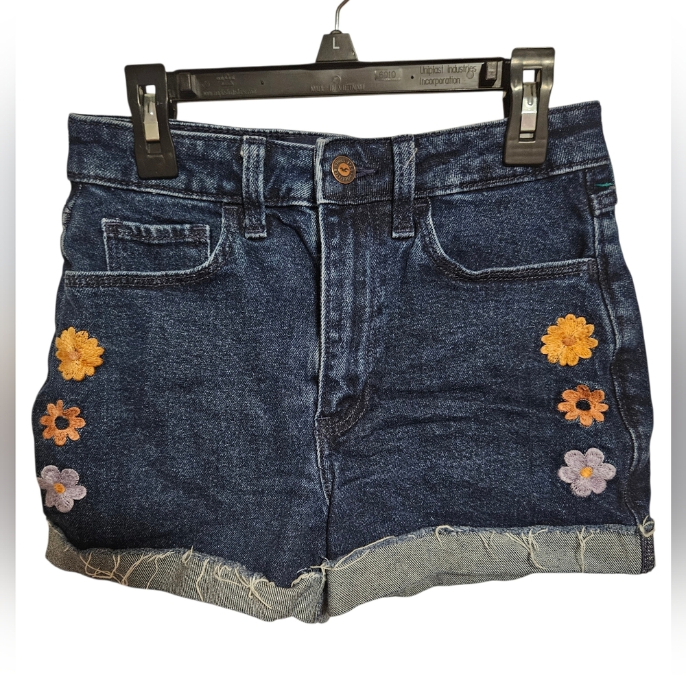 Hollister Flower Embroidered Jean Shorts size 0 / W 24